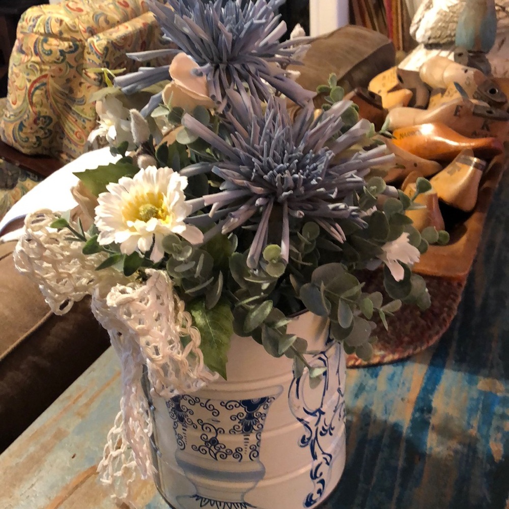 Vintage coffee can with faux floral
